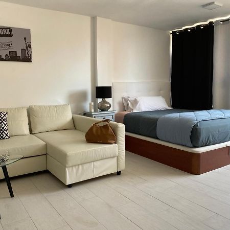 Estudio Calafin 56 فينيسترات المظهر الخارجي الصورة